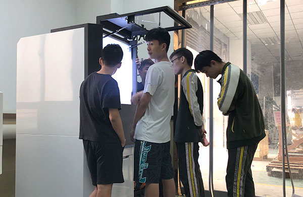 玉鼎隨著數(shù)控玉石雕刻機(jī)技術(shù)成熟，下一個(gè)發(fā)展